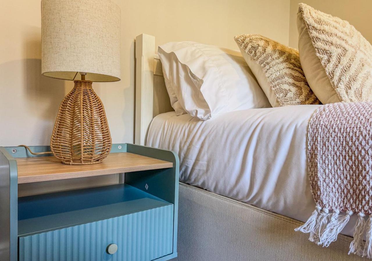 The Dale - Large 4br House Holiday home *