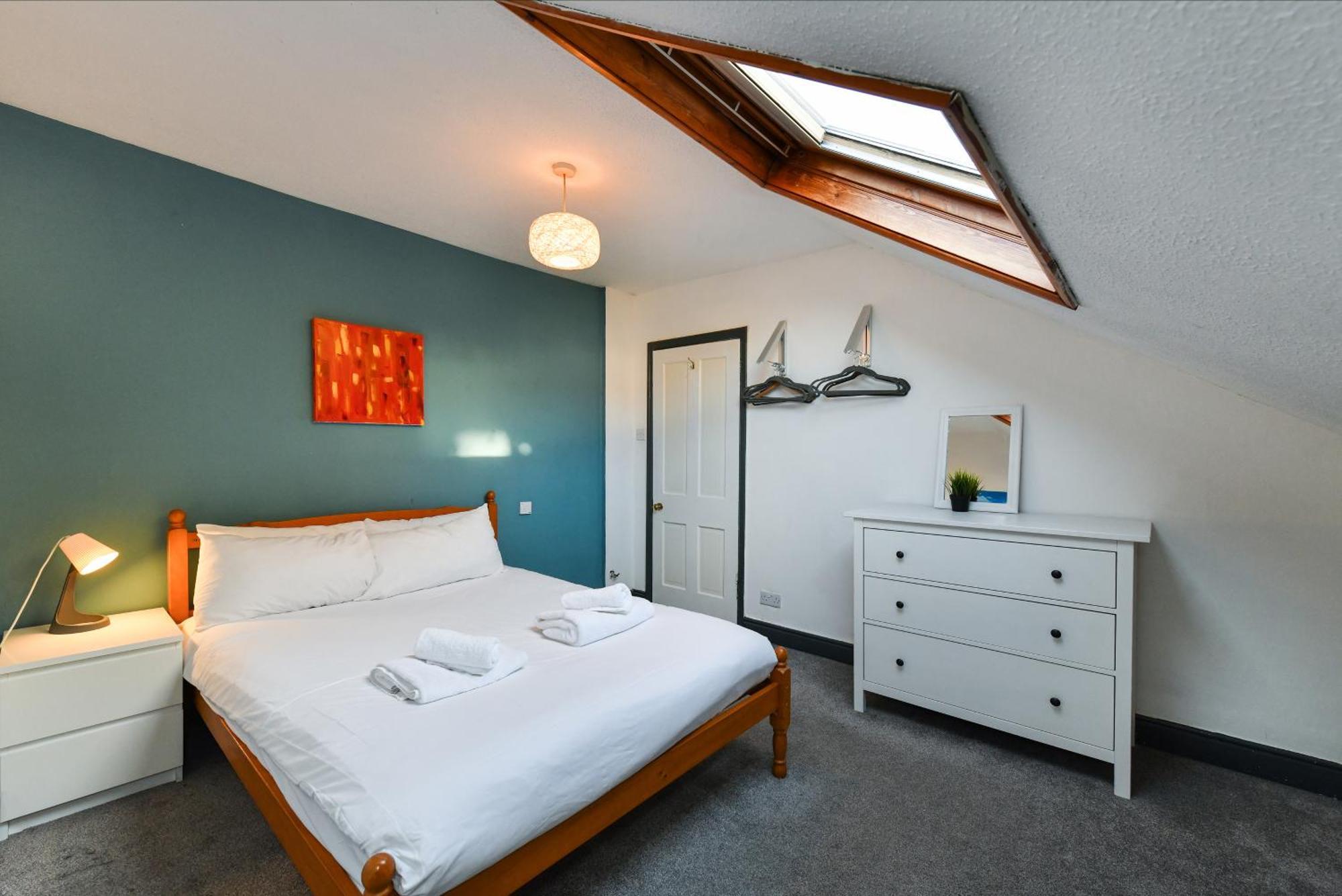 Holiday home 5-br Featuring Art And Photography Collection *