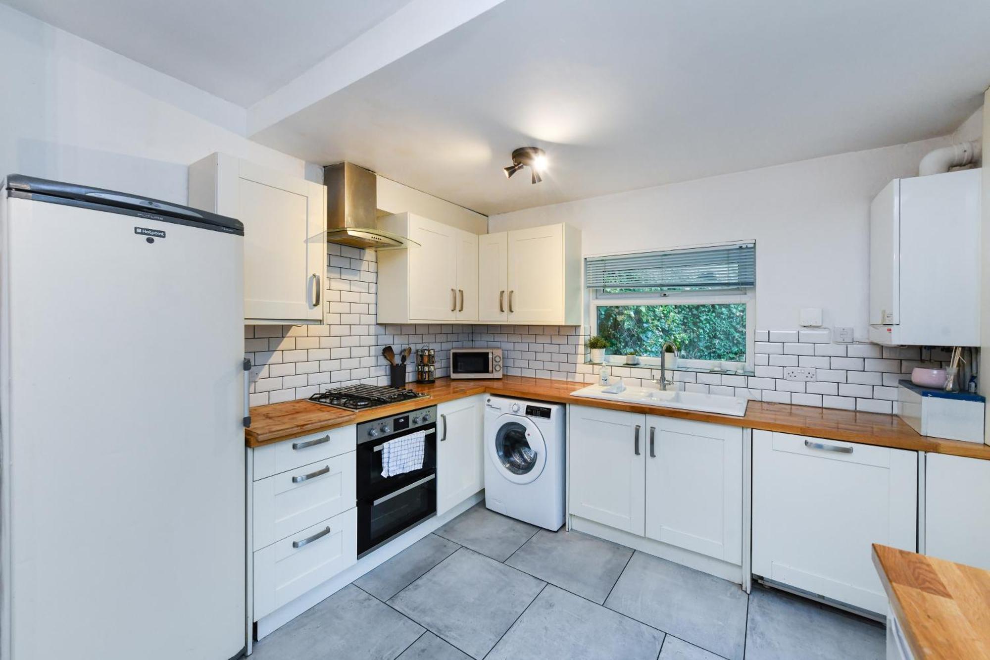 Holiday home 5-br Featuring Art And Photography Collection