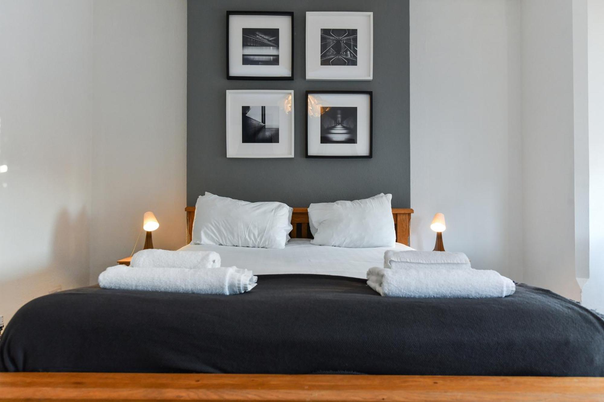 5-br Featuring Art And Photography Collection Holiday home Nottingham