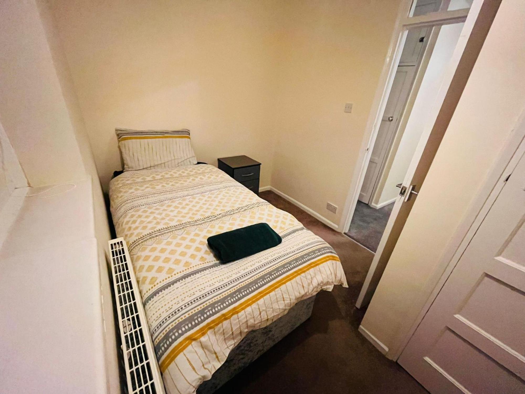 4 Bed House Near Ntu Clifton Campus * Nottingham
