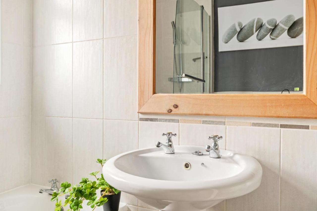 Felstead Road The Luxe Escape Holiday home *