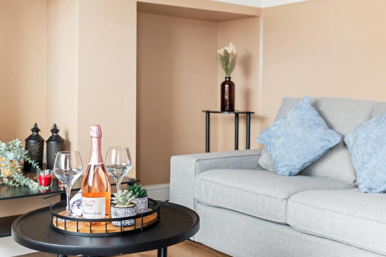 Felstead Road The Luxe Escape Holiday home Nottingham