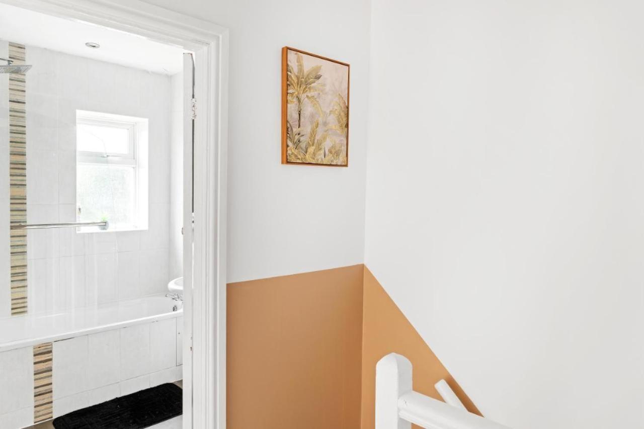 Felstead Road The Luxe Escape