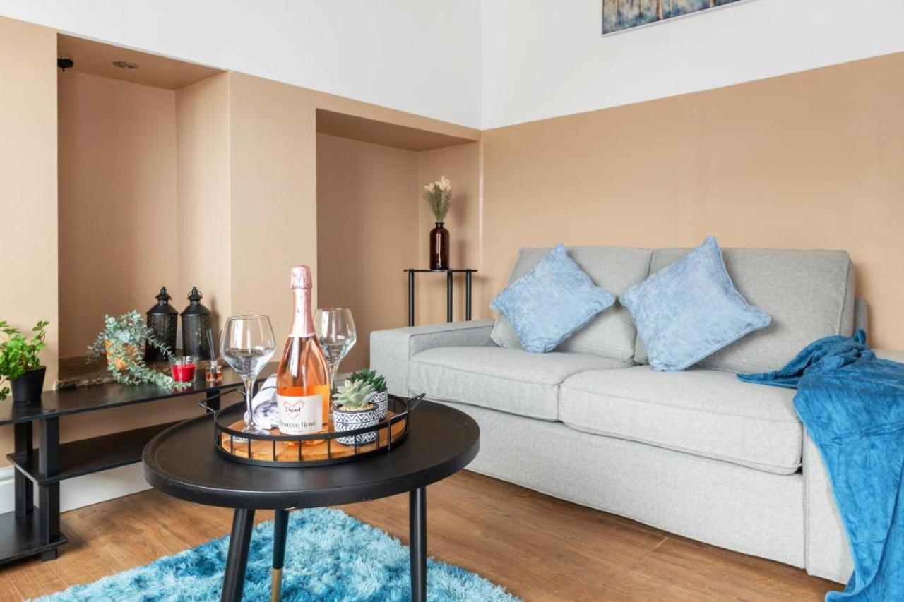Holiday home Felstead Road The Luxe Escape