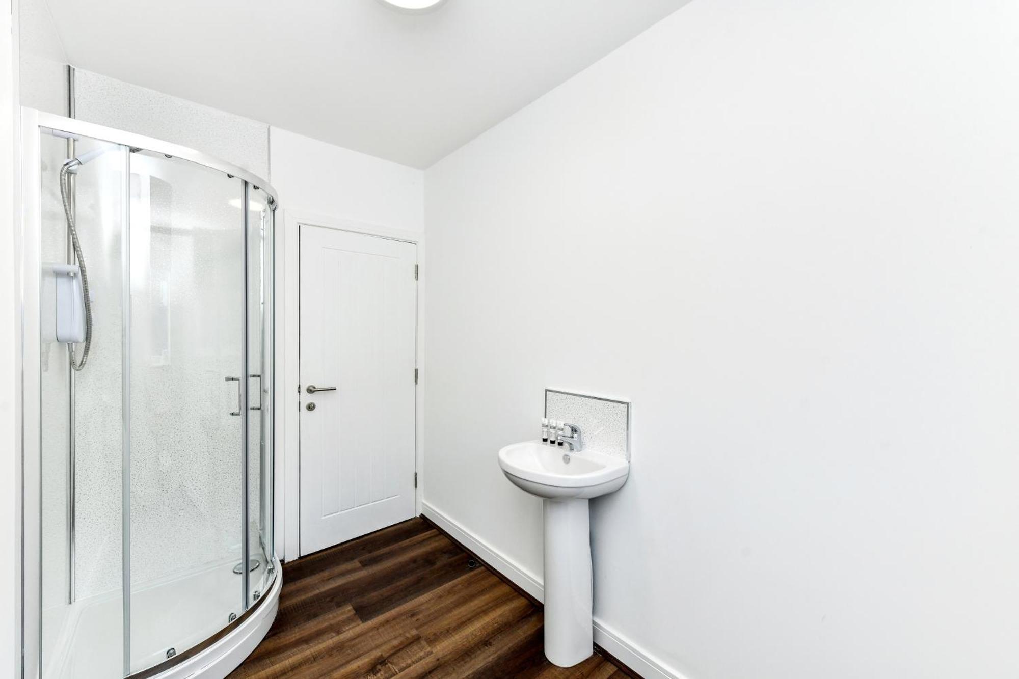 Church Street Flat 11 - Minimalist In Basford Apartment