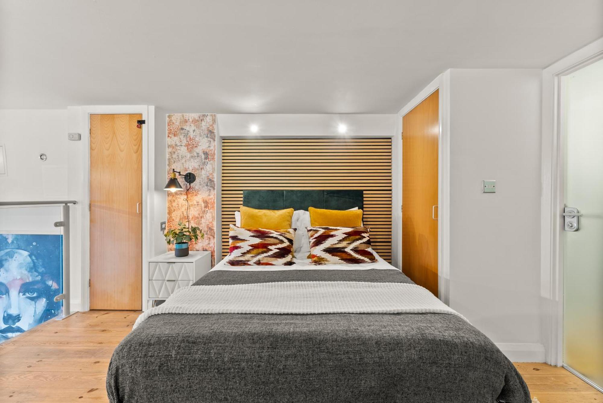 Artistique Duplex In Nottingham