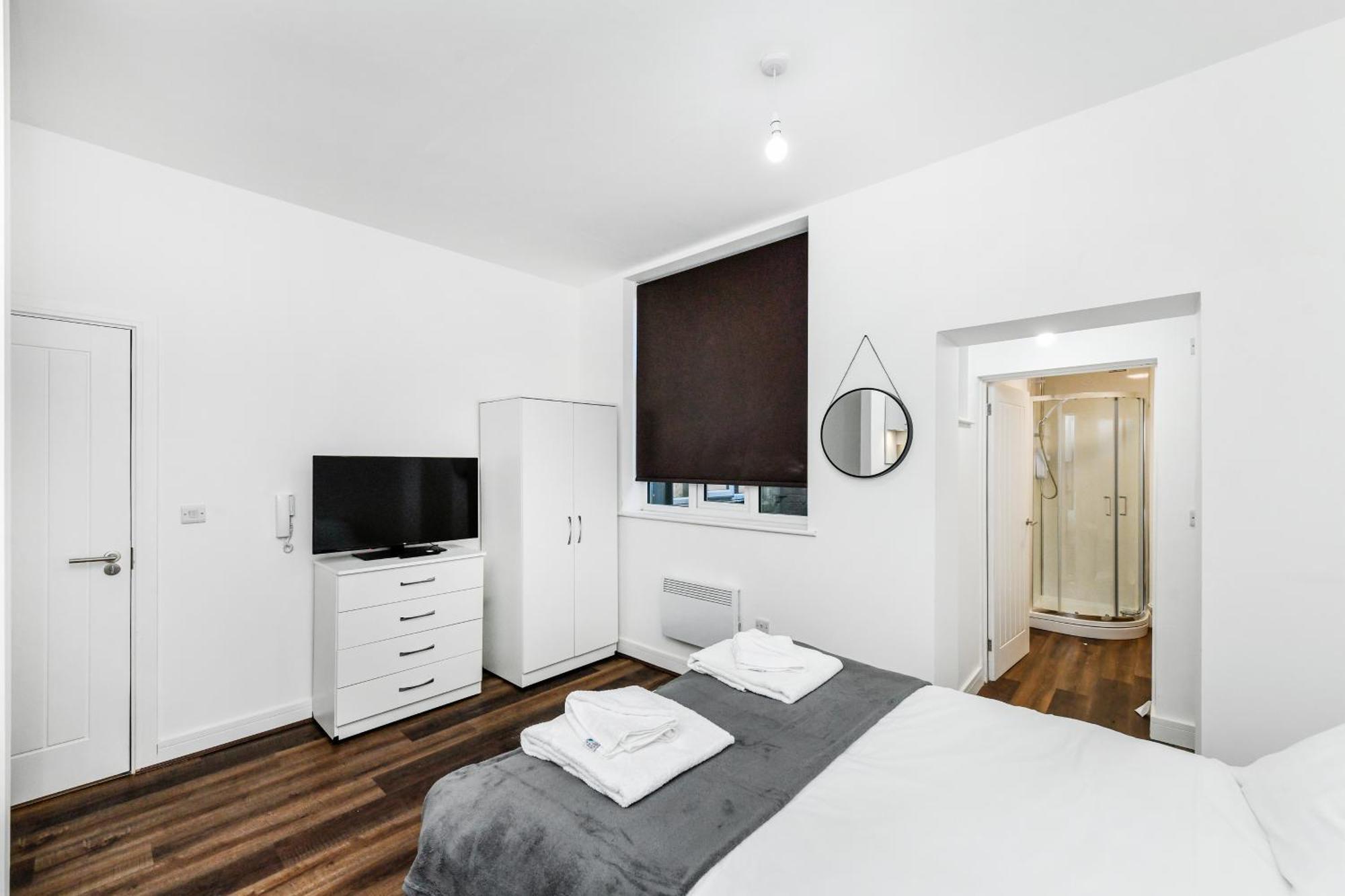 Church Street Flat 4 - Minimalist In Basford Apartment