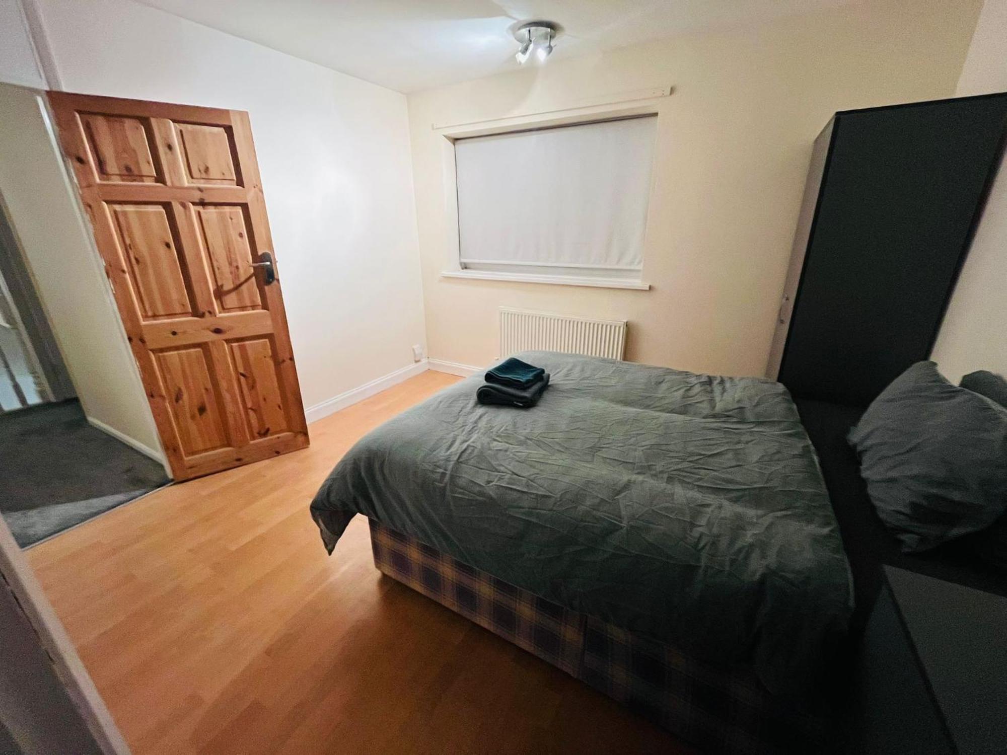 Double Near Clifton Campus Shared Bathroom & Kitchen Homestay *