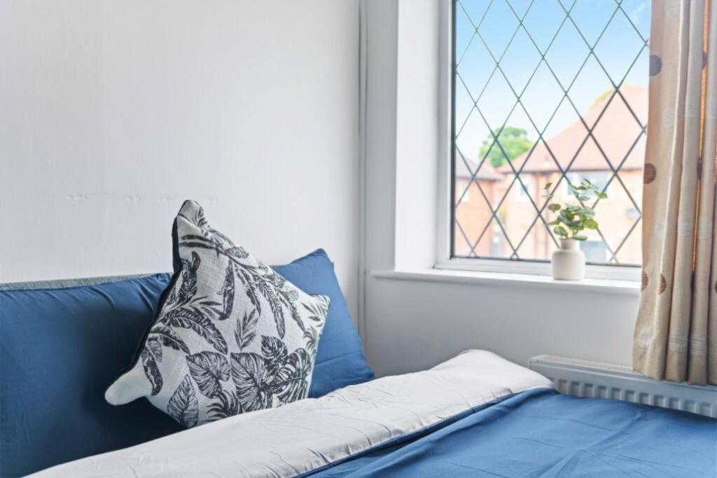 Bright And Cozy 3-br Perfect For Your Escape Holiday home Nottingham
