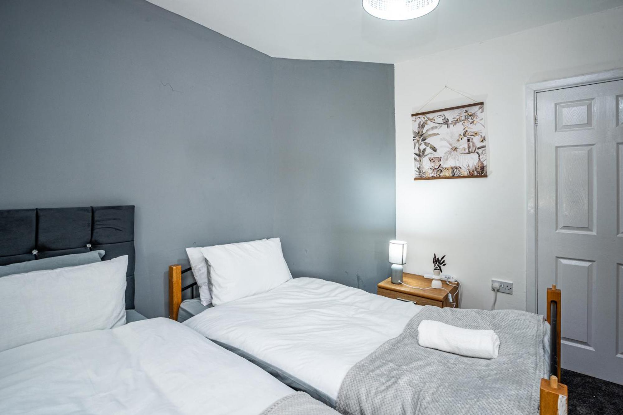 Cozy Spacious 5br Sleeps Of 9 * Nottingham