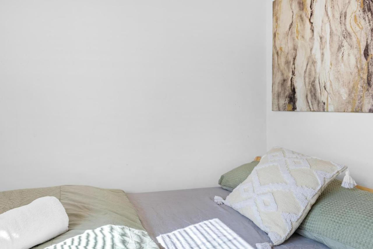 Amesbury Modern Comforts A 3-bedroom Sanctuary Nottingham