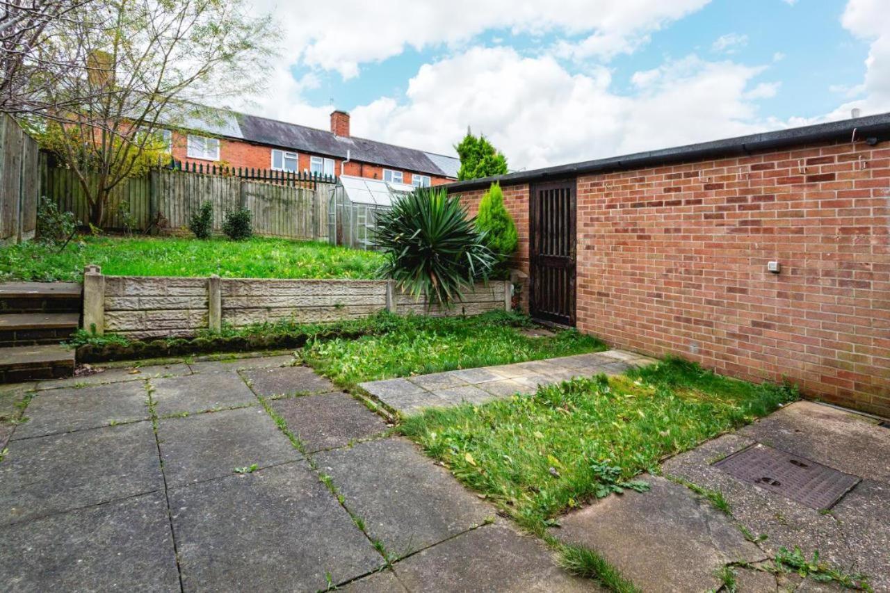 Amesbury Modern Comforts A 3-bedroom Sanctuary Nottingham