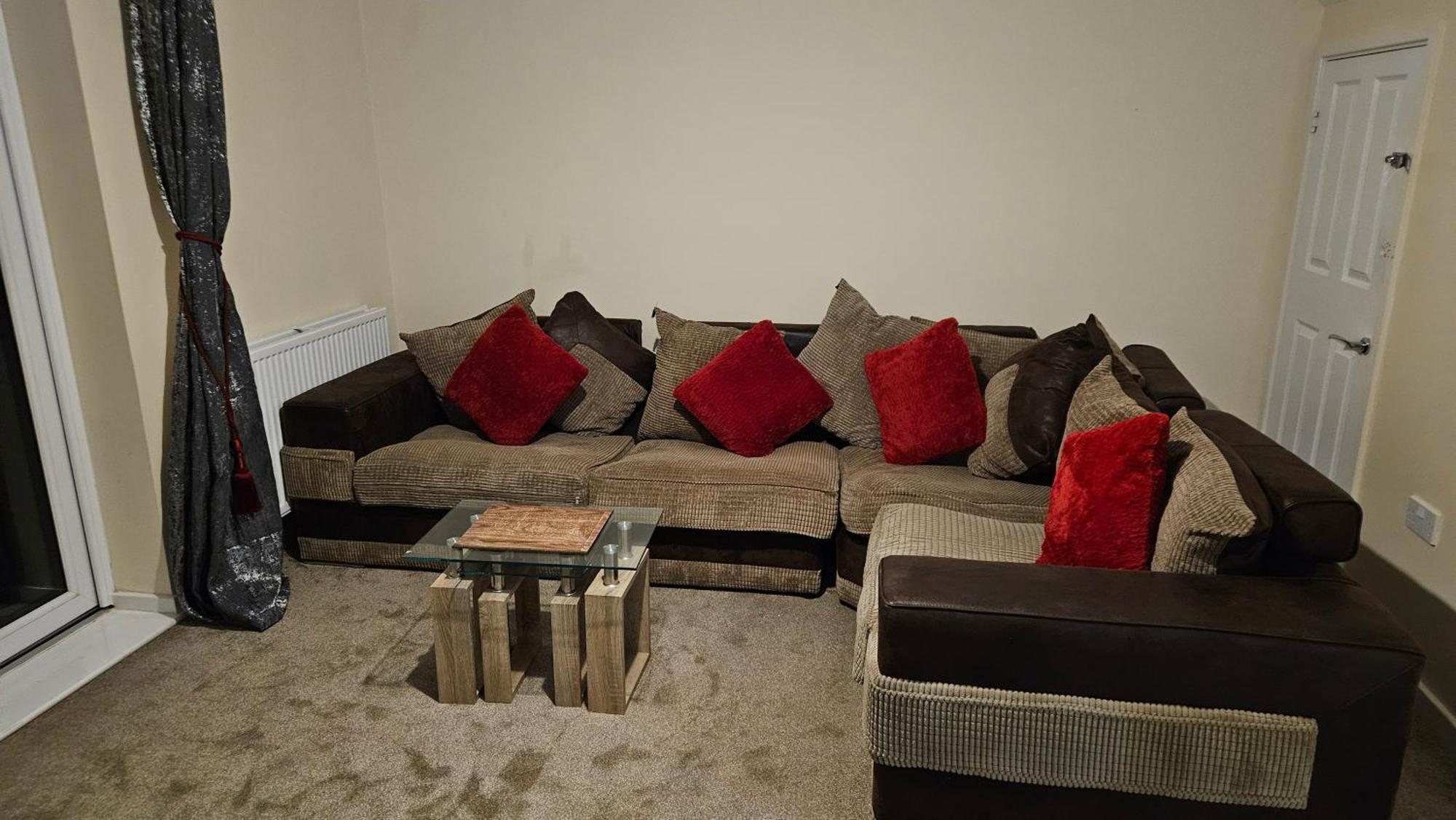 Immaculate 3 Bedroom Property. * Nottingham