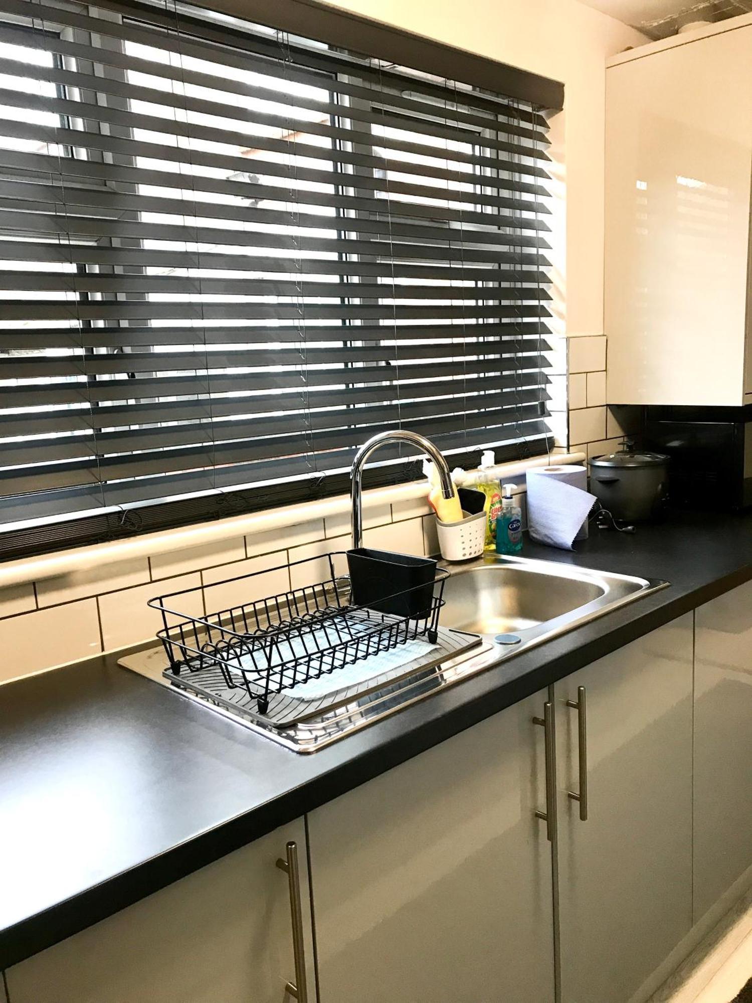 Harcourt Road Apartment *
