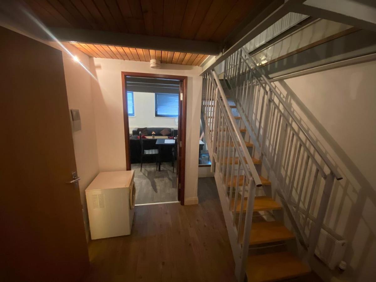 Apartment Centre *