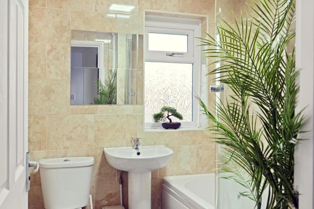 The Comfort Cove 3br With Bubbling Hot Tub Nottingham