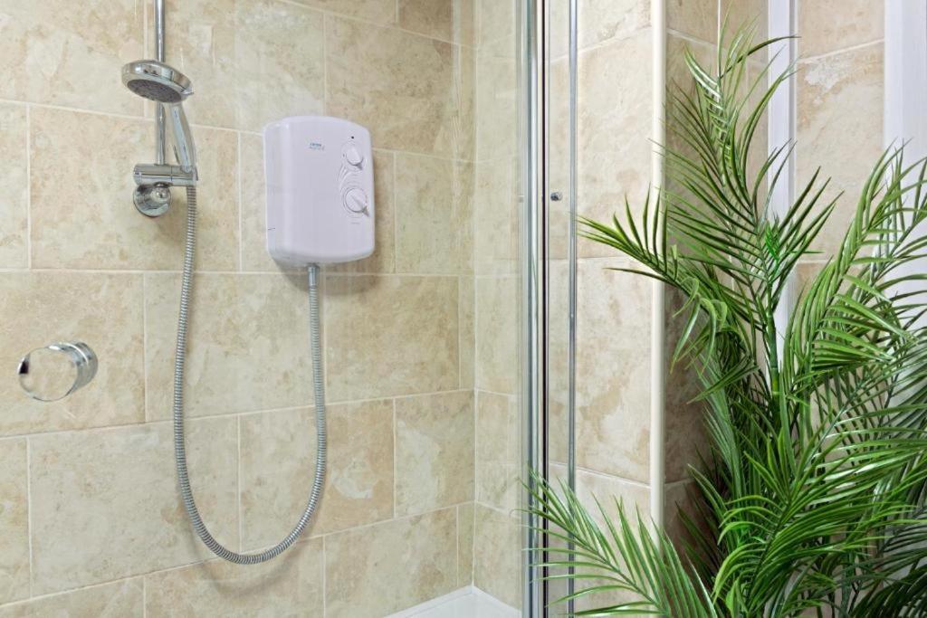 The Comfort Cove 3br With Bubbling Hot Tub Holiday home Nottingham