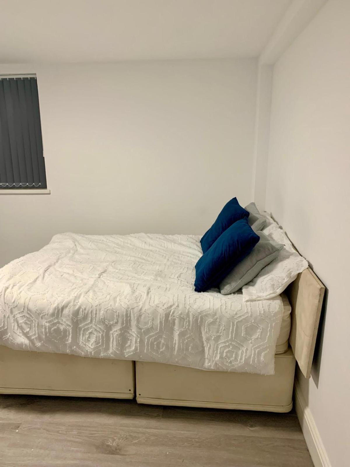 Guest house M4m Rooms- Ng8 5np 1 *