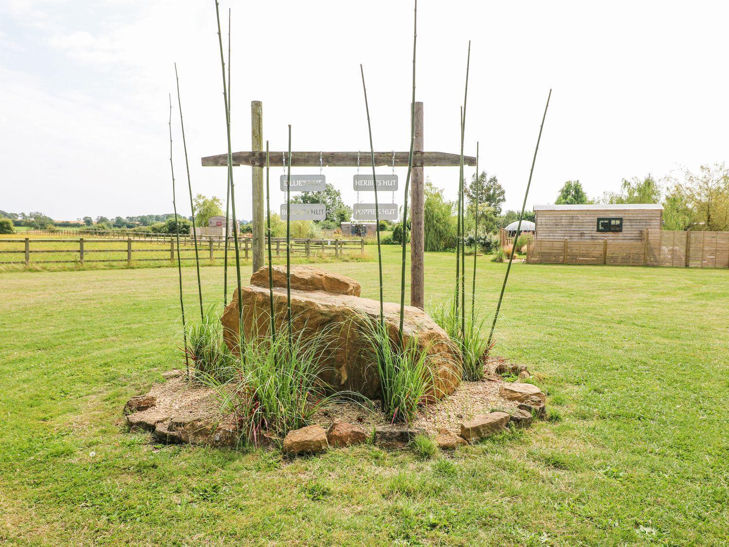 Poppie's Shepherds Hut At Shepherds