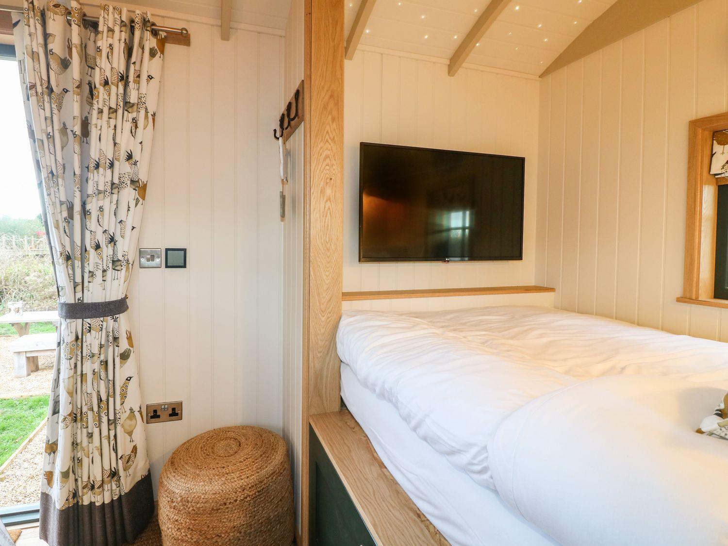 Holiday home Poppie's Shepherds Hut At Shepherds *