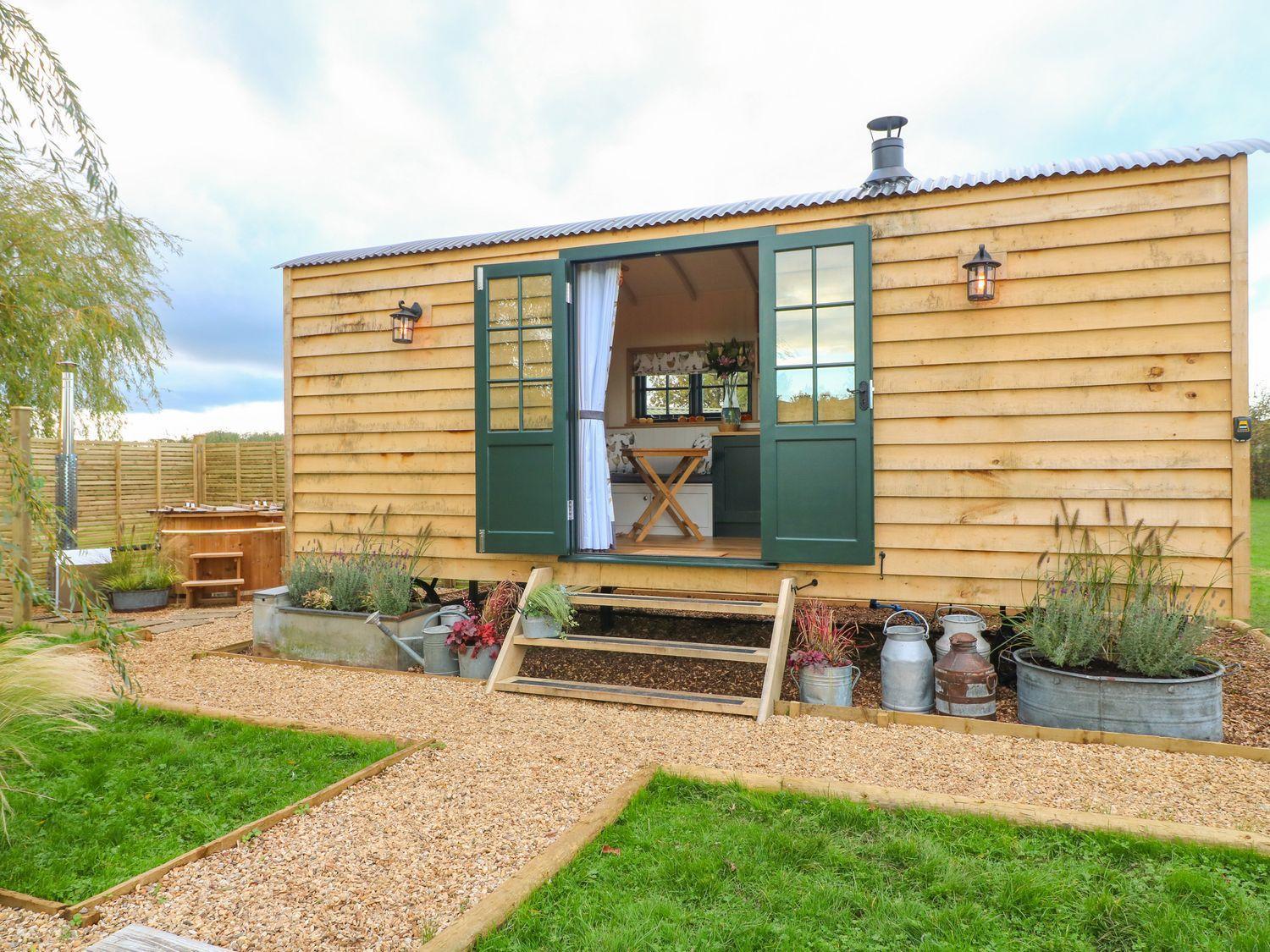 Poppie's Shepherds Hut At Shepherds Holiday home Nottingham