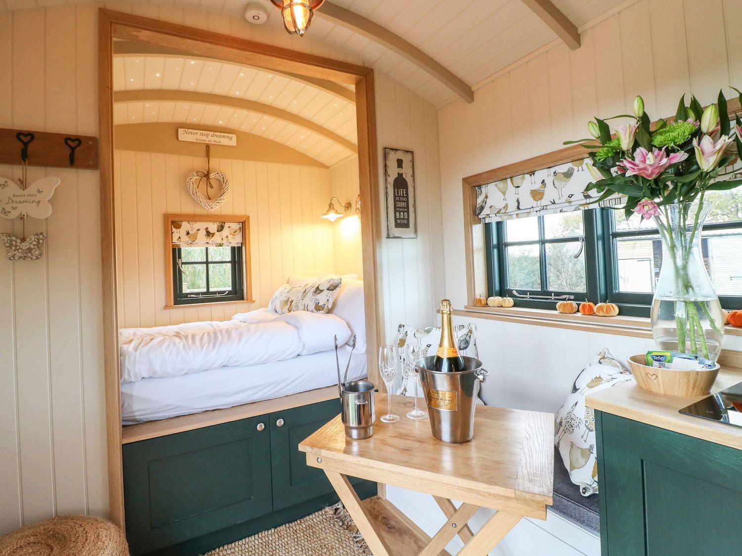 Poppie's Shepherds Hut At Shepherds Nottingham