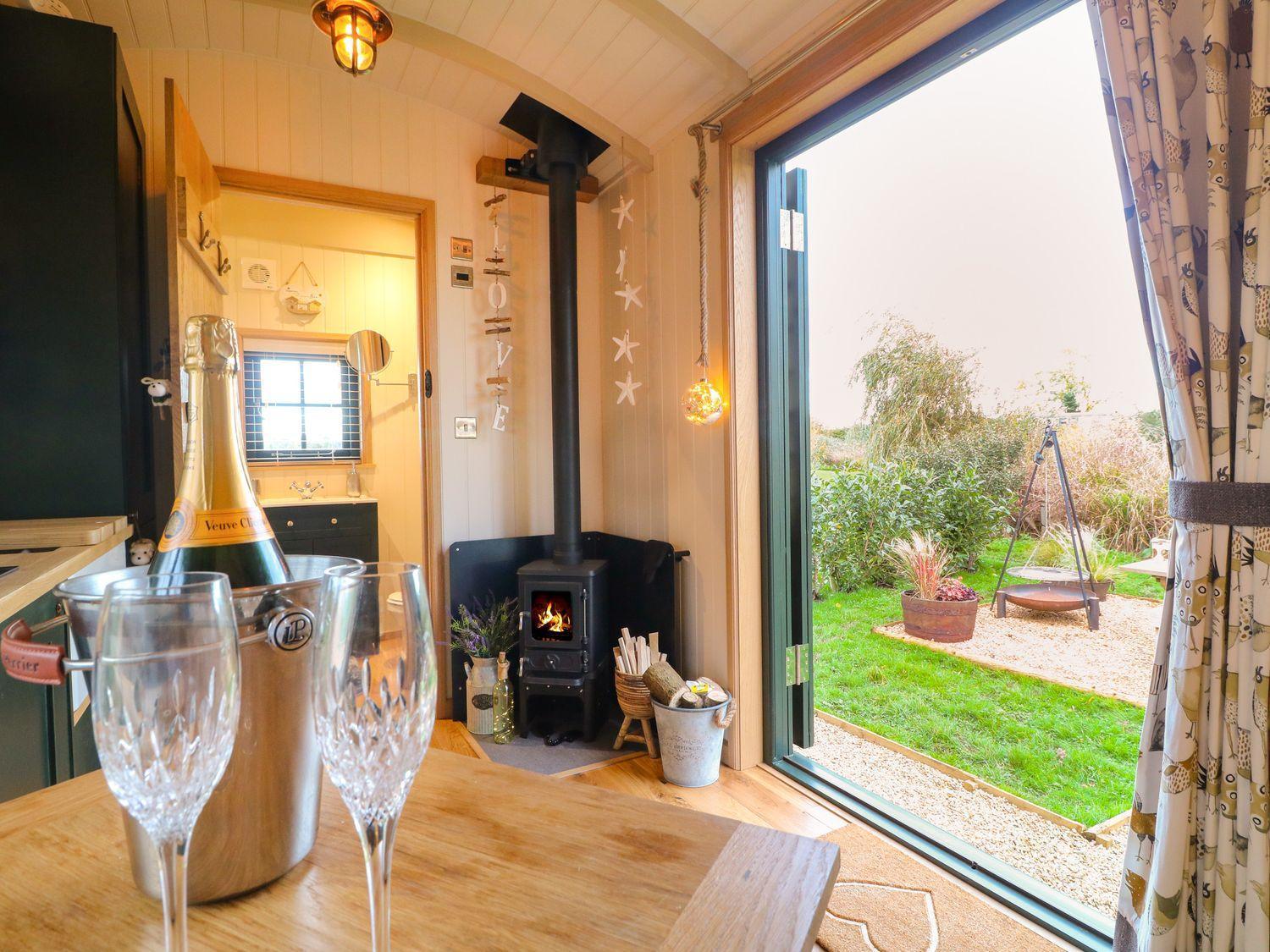 Holiday home Poppie's Shepherds Hut At Shepherds Nottingham