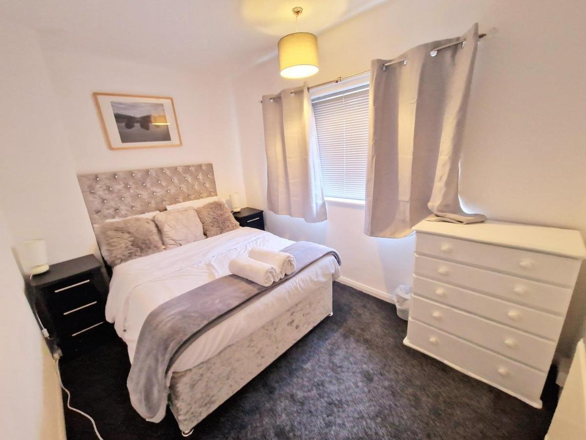 Apartamento 3 Bedroom Deals In *