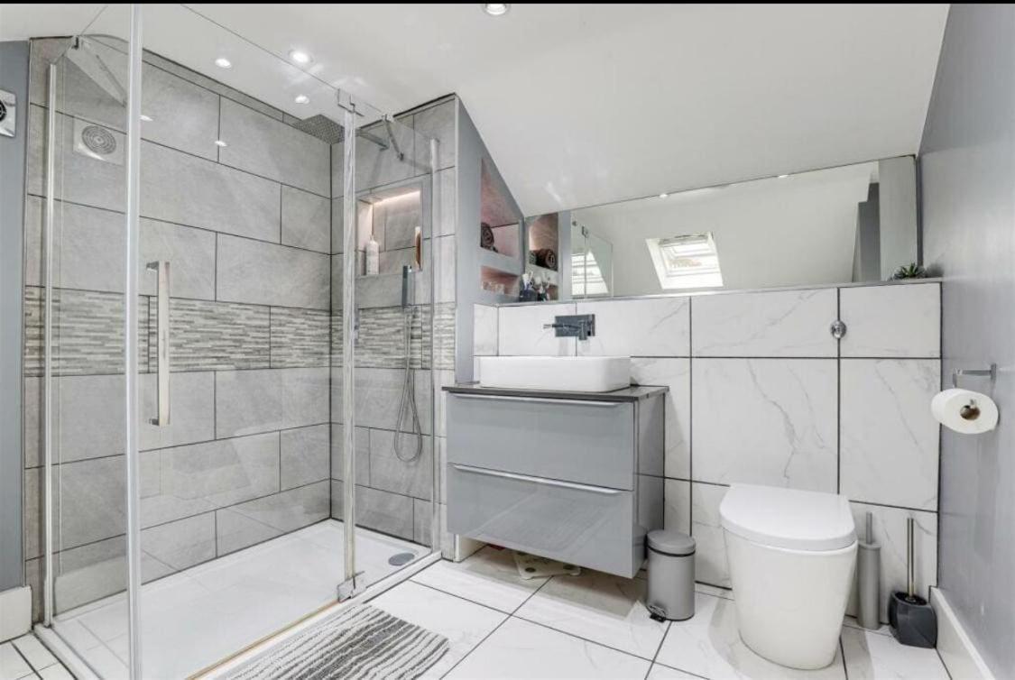 Charming 4-bedroom Bedford Holiday home