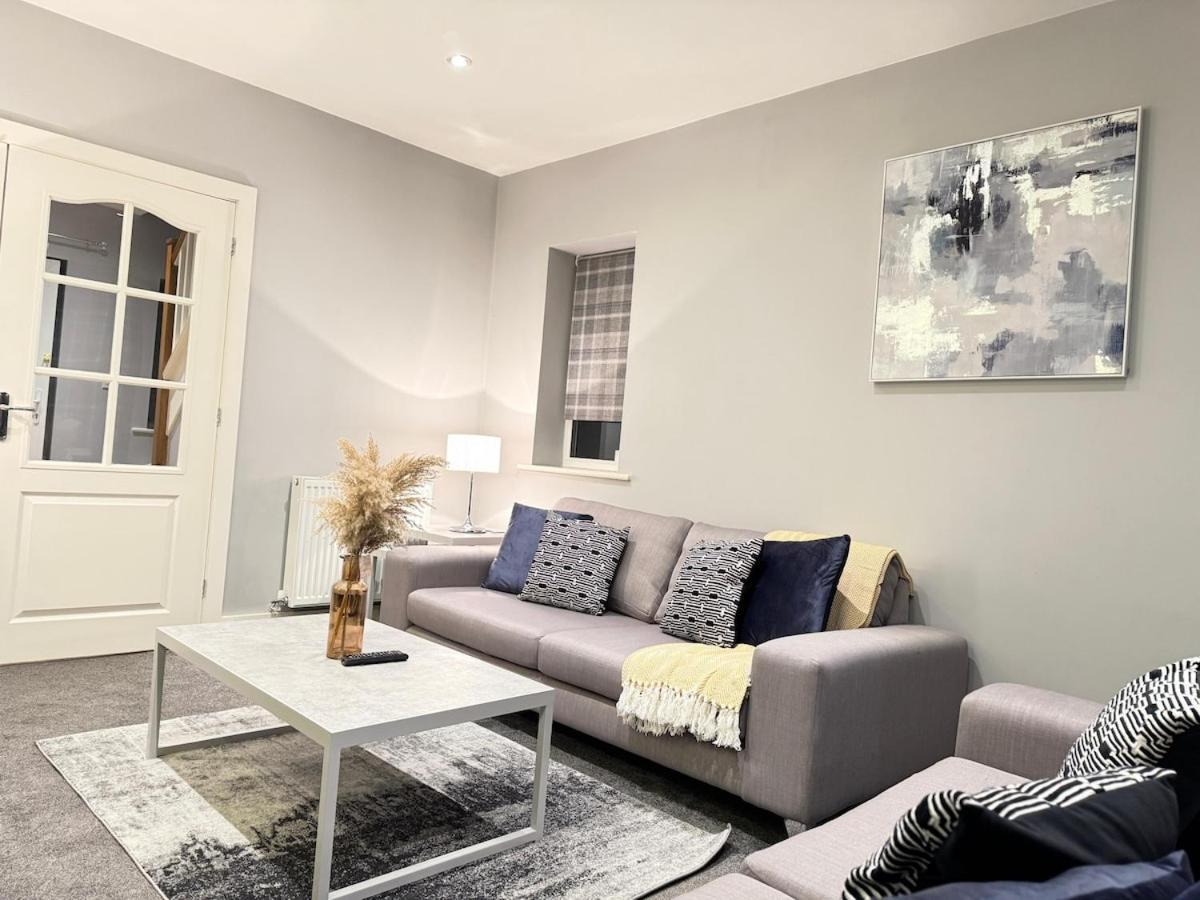 Charming 4-bedroom Bedford Holiday home *