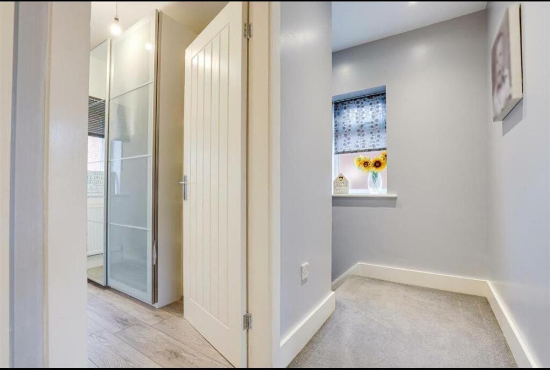 Charming 4-bedroom Bedford Holiday home *