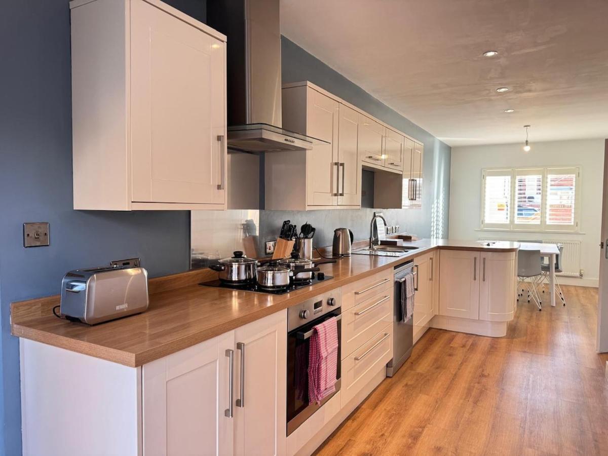 Charming 4-bedroom Bedford *