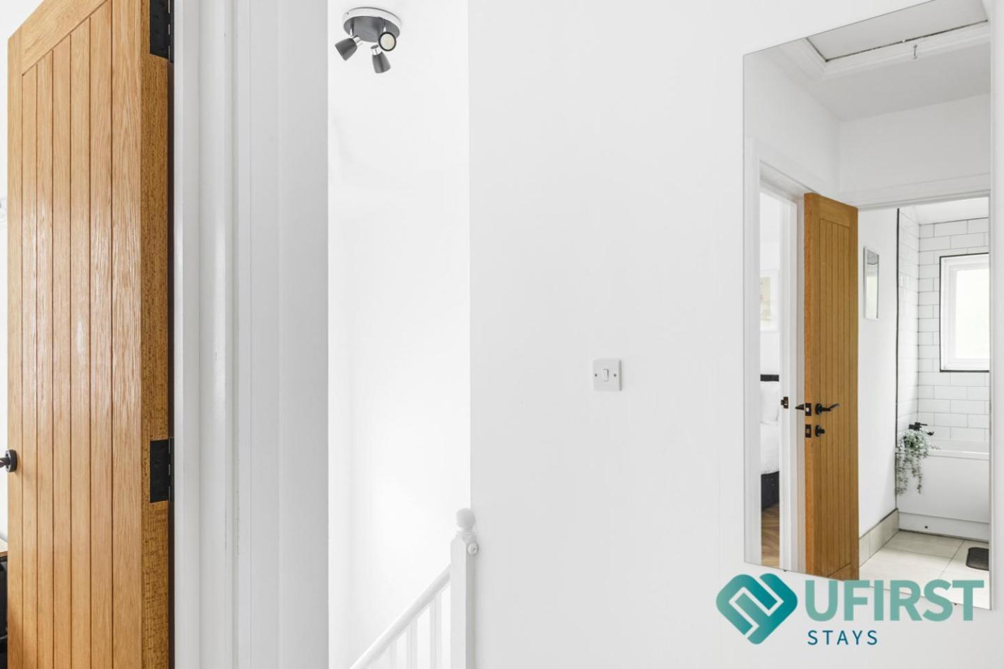 Retreat In Comfort 4-Bed Home In Nottingham - Near City Hospital, Sherwood, Qmc & Easy Access To City Centre Nottingham