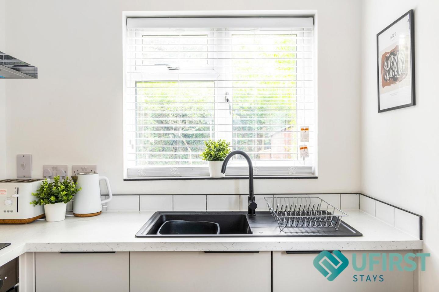 Retreat In Comfort 4-Bed Home In Nottingham - Near City Hospital, Sherwood, Qmc & Easy Access To City Centre Apartamento *