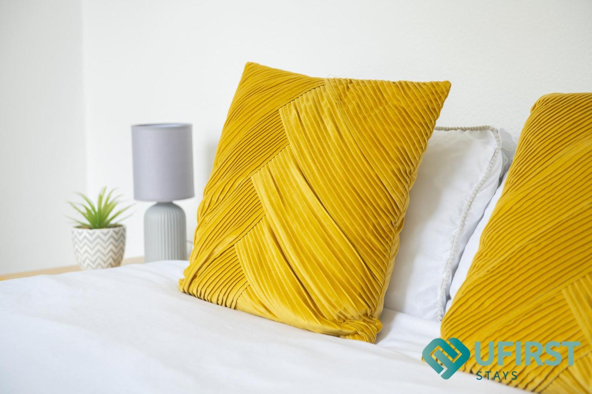 Apartment Restful 4-Bed Villa - Near City Centre, Hyson Green Market, Forest Rec, Arboretum & Tram Links