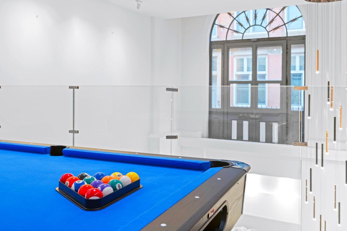 Apartment Luxury 2-bed With Parking & Terrace