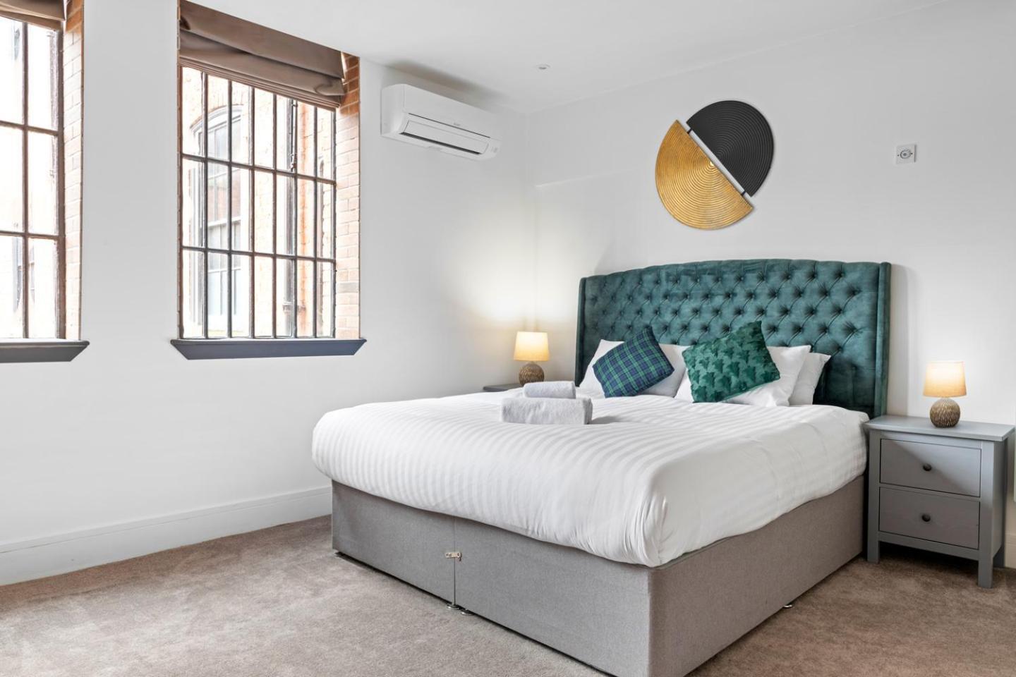 Luxury 2-bed With Parking & Terrace * Nottingham