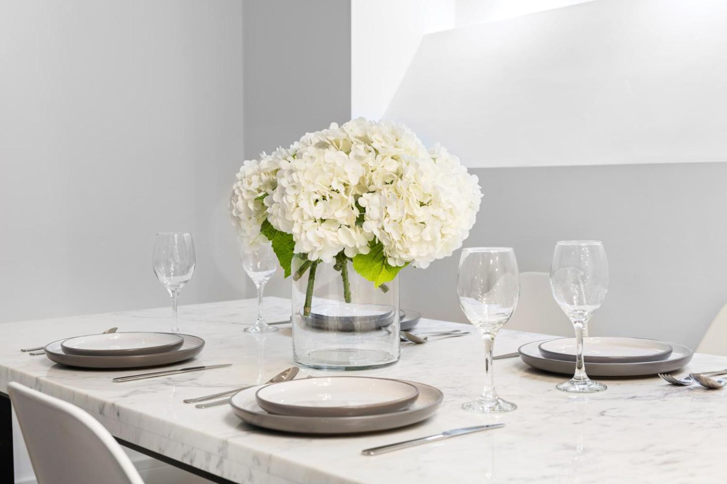Luxury 2-bed With Parking & Terrace