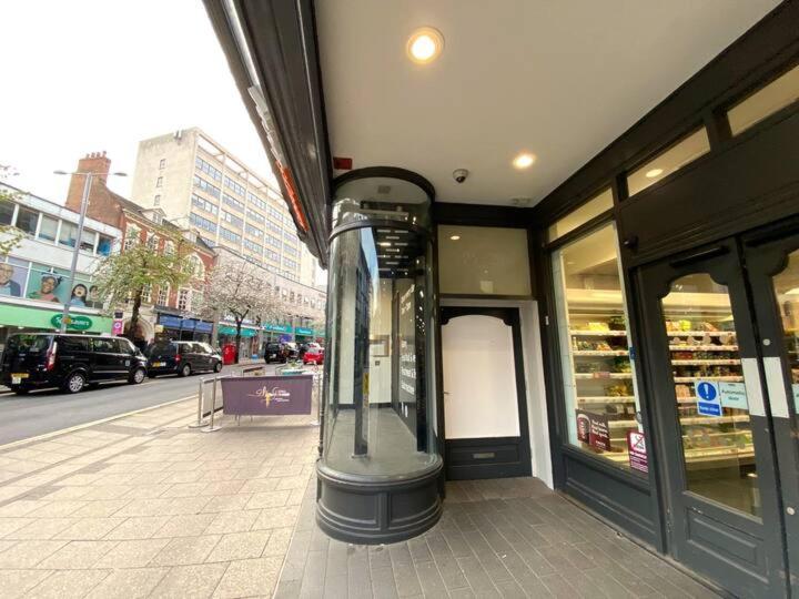 Luxury 2 Bed, 2 Bath Centre Apartment