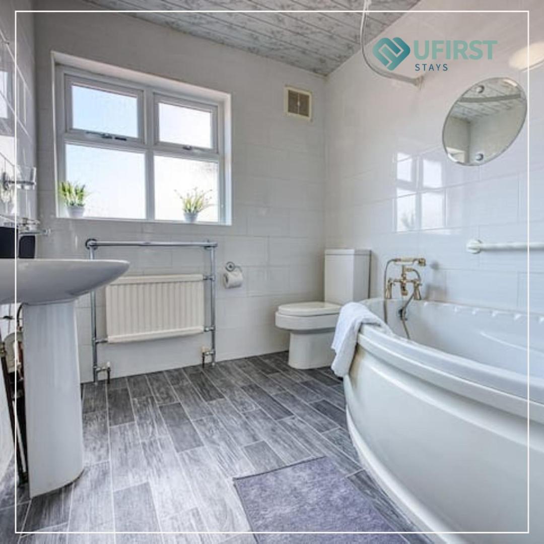 Apartment Your Peaceful Escape 8-Bedroom Home In Nottingham - Near City Hospital, Sherwood & Close To City Centre Nottingham