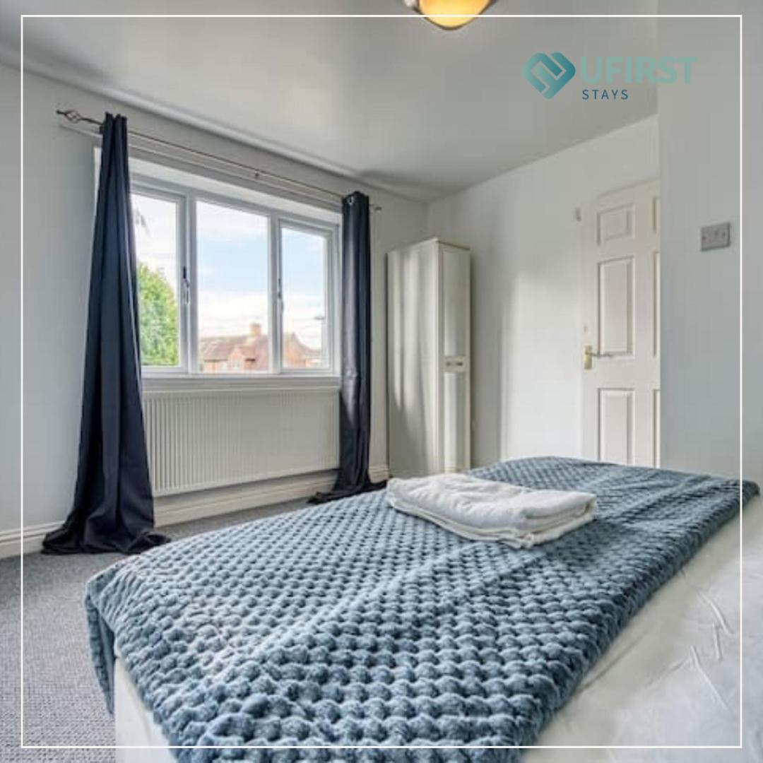 Your Peaceful Escape 8-Bedroom Home In Nottingham - Near City Hospital, Sherwood & Close To City Centre Apartment