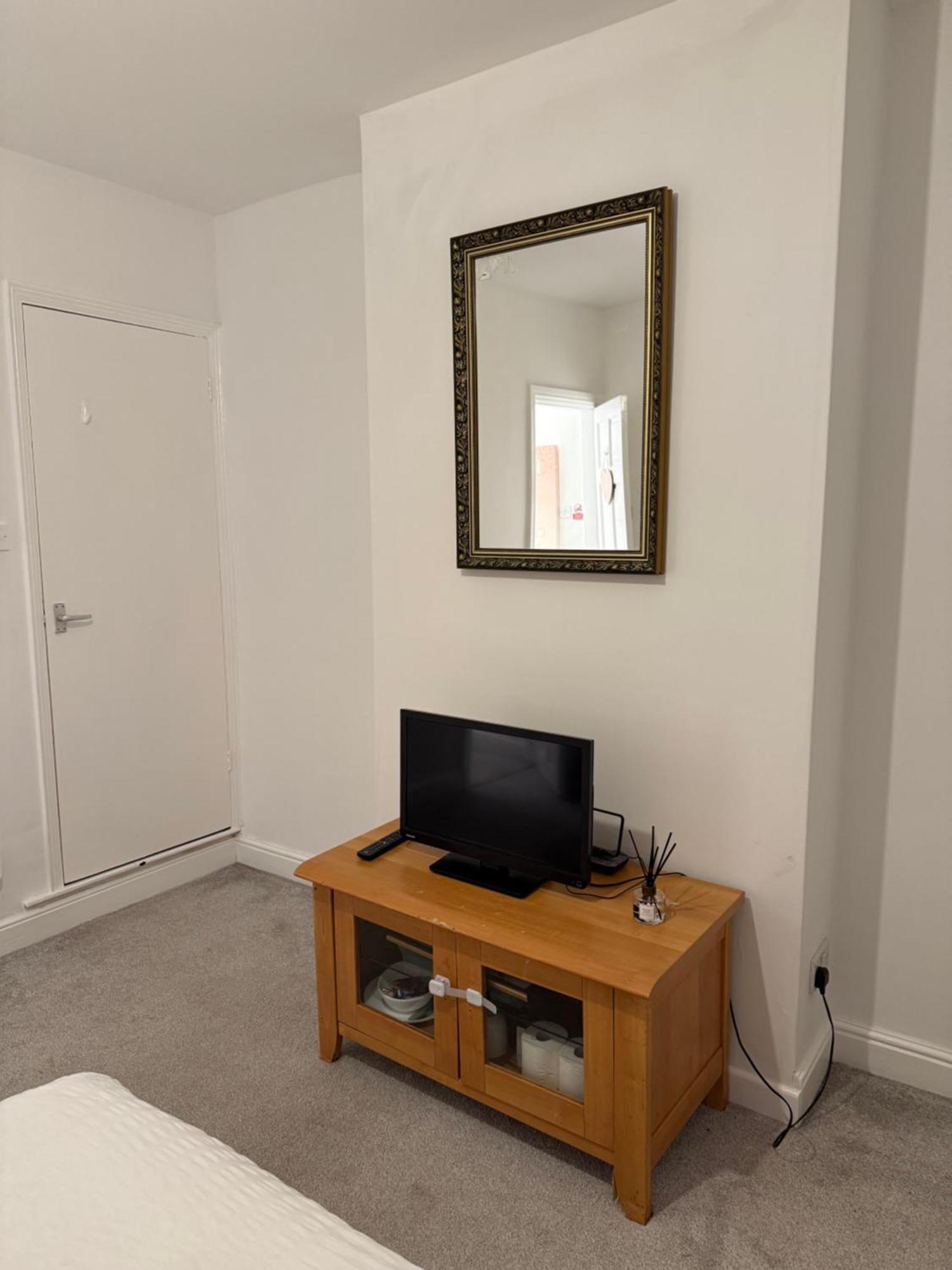 Guest house 2 Bedroom House Nottingham