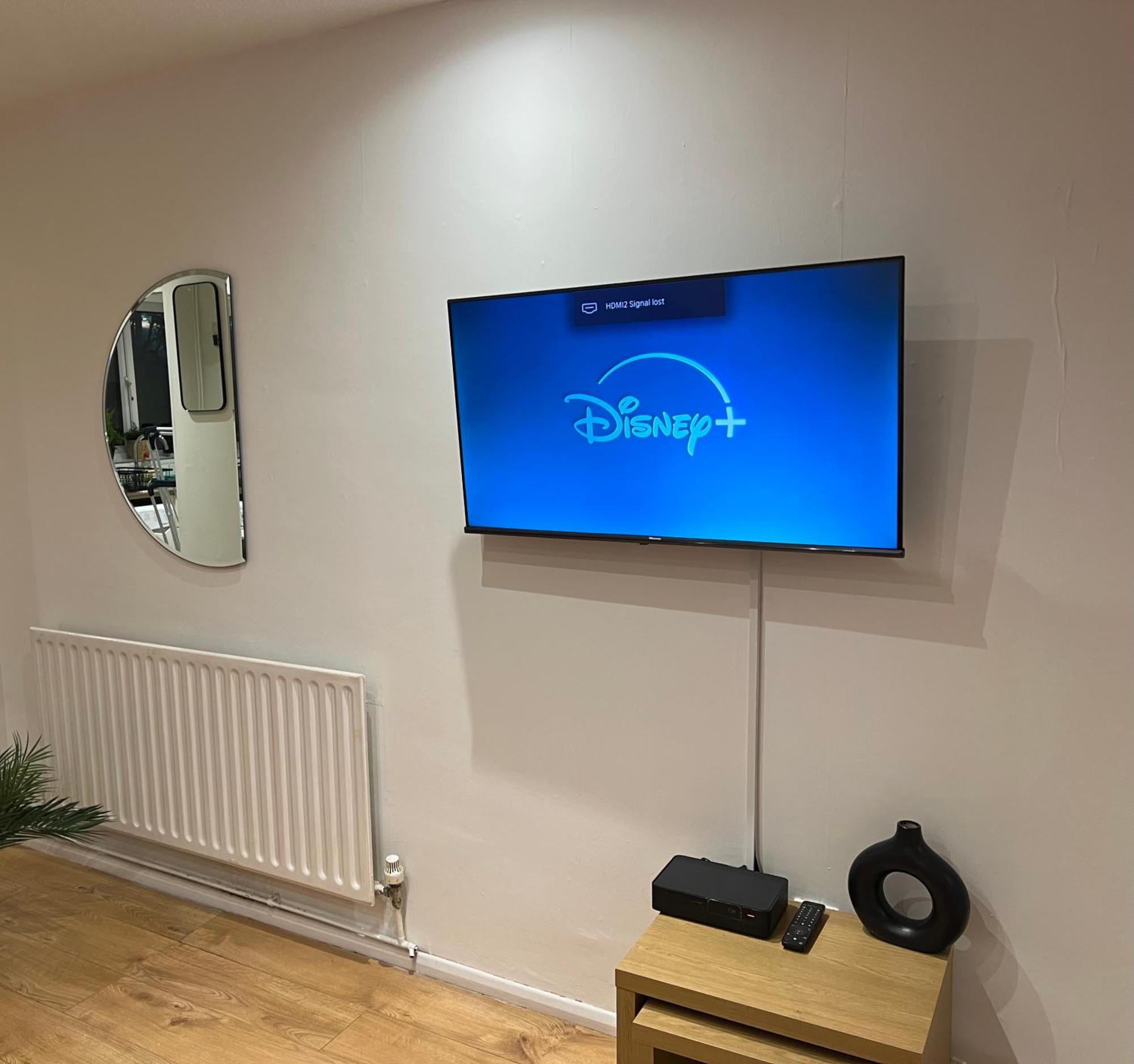 Comfortable 2 Bedroom House Perfect For Business And Leisure Free Wifi Free Parking Spot Holiday home Nottingham