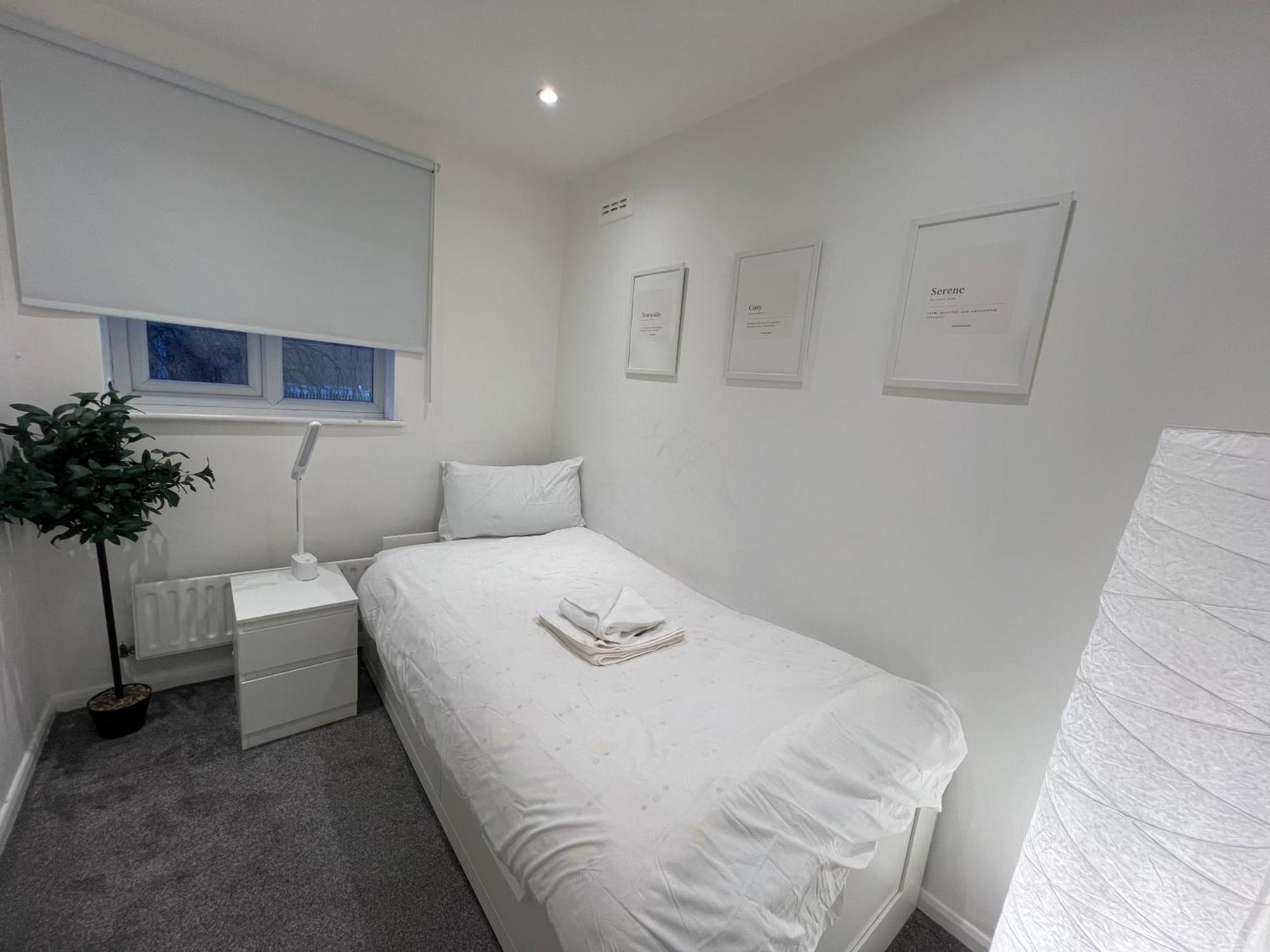 Comfortable 2 Bedroom House Perfect For Business And Leisure Free Wifi Free Parking Spot