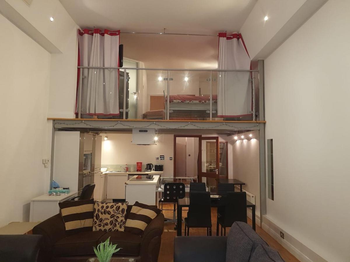 Centre 2 Double Bedrooms Duplex With 6 Proper Beds - Location, Close To Victoria Centre Shopping Centre With Two Bathrooms And Kitchen In Thurland Street - Parking Five Pounds A Day, Cars And Vans * Nottingham