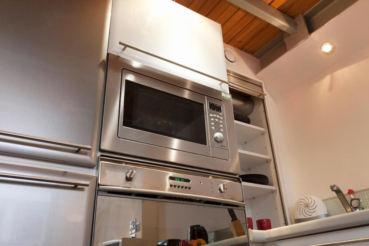 Centre 2 Double Bedrooms Duplex With 6 Proper Beds - Location, Close To Victoria Centre Shopping Centre With Two Bathrooms And Kitchen In Thurland Street - Parking Five Pounds A Day, Cars And Vans Apartment
