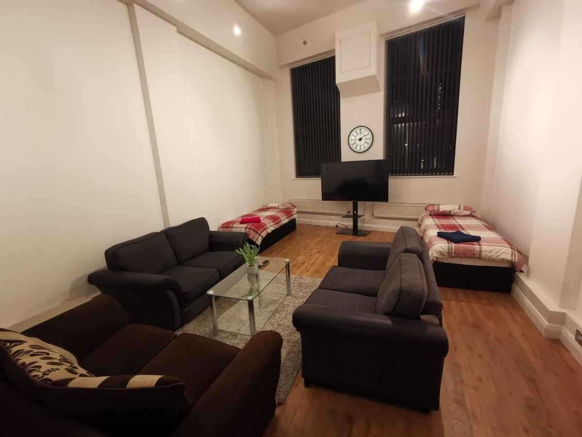Centre 2 Double Bedrooms Duplex With 6 Proper Beds - Location, Close To Victoria Centre Shopping Centre With Two Bathrooms And Kitchen In Thurland Street - Parking Five Pounds A Day, Cars And Vans * Nottingham