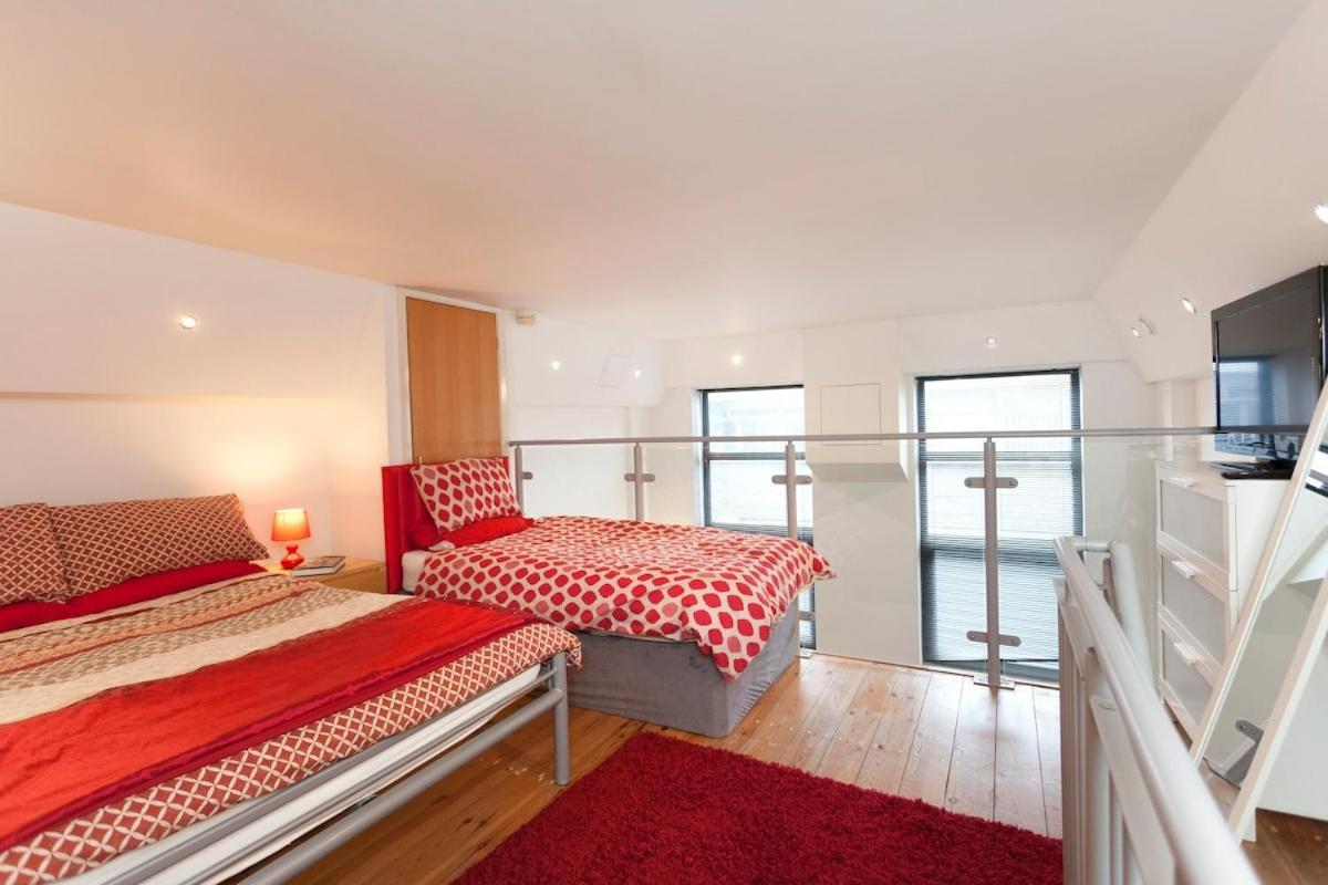 Centre 2 Double Bedrooms Duplex With 6 Proper Beds - Location, Close To Victoria Centre Shopping Centre With Two Bathrooms And Kitchen In Thurland Street - Parking Five Pounds A Day, Cars And Vans Nottingham