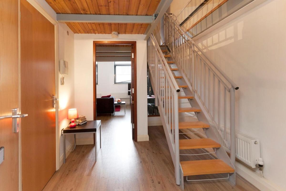 Apartment Centre 2 Double Bedrooms Duplex With 6 Proper Beds - Location, Close To Victoria Centre Shopping Centre With Two Bathrooms And Kitchen In Thurland Street - Parking Five Pounds A Day, Cars And Vans Nottingham